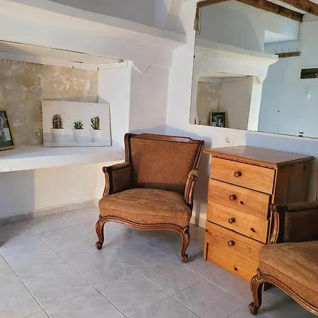 Islanders Yard Apartments Rhodes City