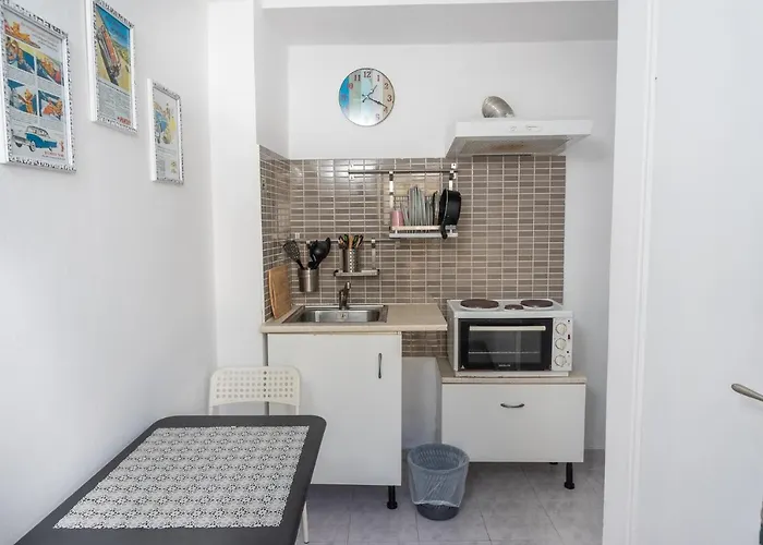 Gitonia - Islander's Collection